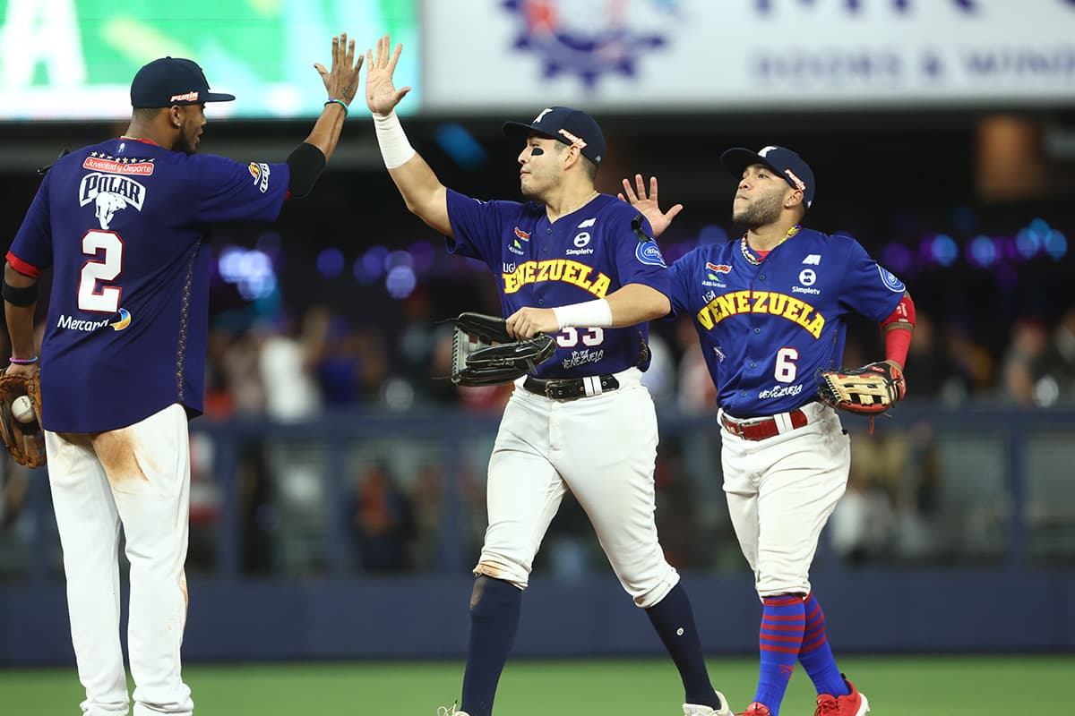 Tiburones de La Guaira Top Curacao 6-2, Earn Berth In Caribbean Series Title Game For First Time In Franchise History