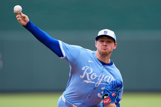 Kolek throws complete-game shutout and Royals top Mariners to end 4-game skid
