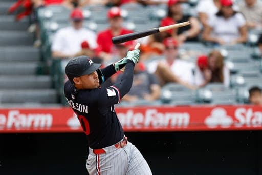 Minnesota Twins' Alex Jackson breaks a bat as he swings during the eighth inning of a baseball game against the Los Angeles Angels, Sunday, Sept. 20, 2026, in Anaheim, Calif. (AP Photo/Caroline Brehman) (AP Photo/Caroline Brehman)