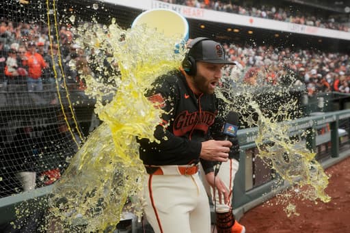 Schmidt, Gilbert and Ramos hit home runs as the Giants beat the Marlins 6-2