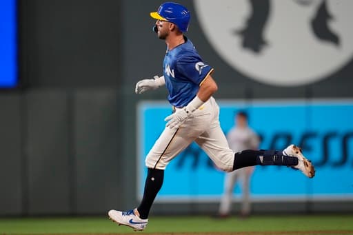 Kody Clemens hits 3 homers to help the Twins outlast the Diamondbacks, 9-8