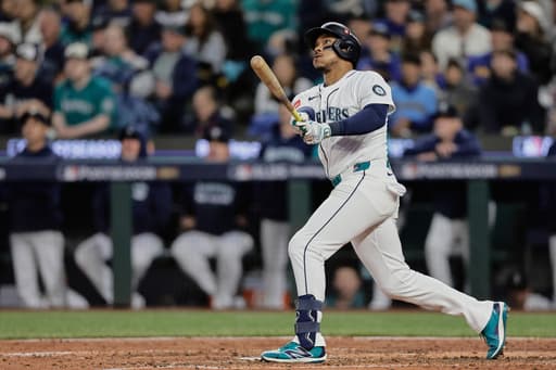 Blue Jays ride rookie Yesavage’s 11 Ks to 13-7 win over Yankees in Game 2 of the ALDS