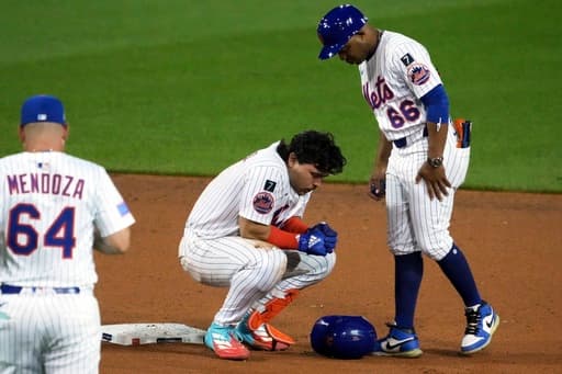 Mets catcher Francisco Alvarez has fractured pinkie after getting hit by pitch in rehab game