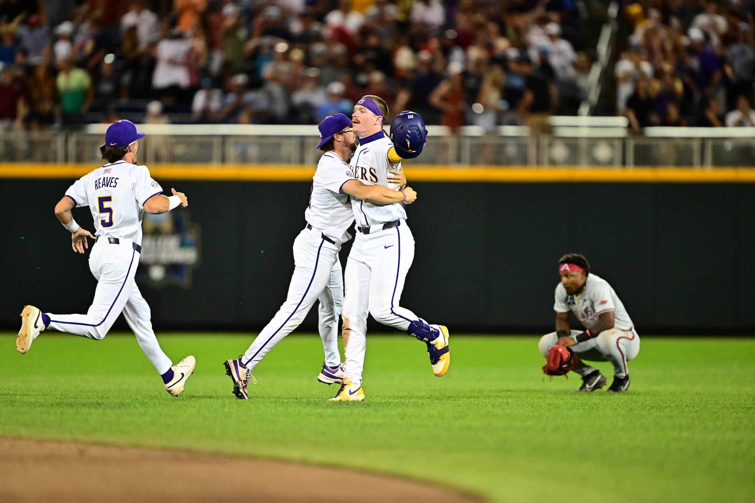CWS: LSU Tigers Top Arkansas 6-5 In Bottom of the Ninth To Advance To Finals Series