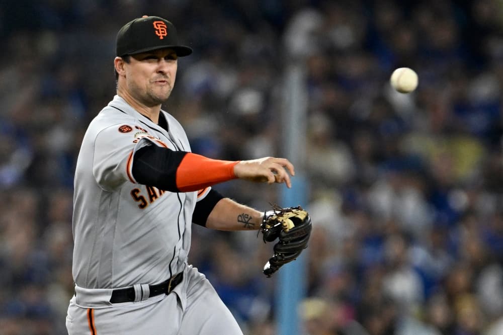 Utilityman J.D. Davis beats Giants in arbitration, 7th straight player to win