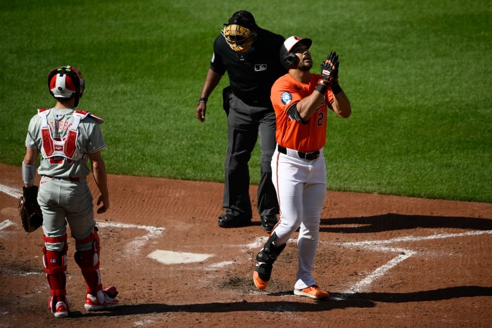 Orioles beat Phillies 6-2 behind Santander’s four RBIs