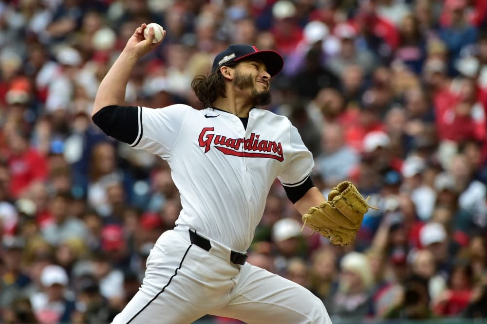 Guardians trade right-handed reliever Eli Morgan to Cubs for minor league OF Alfonsin Rosario