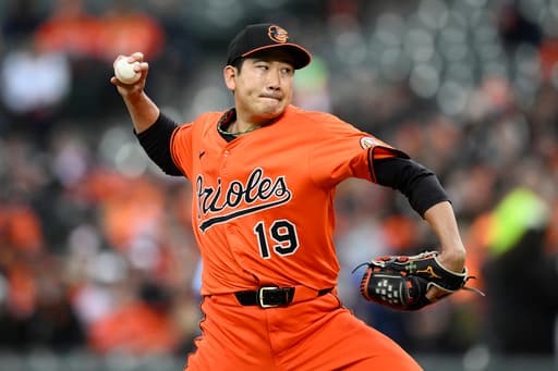 Orioles rally from 3-run deficit, edge Toronto 5-4 despite ex-teammate Santander’s home run