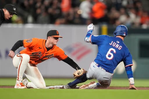 Eovaldi outlasts Verlander as Rangers beay Giants 2-0