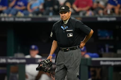 Márquez and Hoye are the crew chiefs as 4 umpires make League Championship Series debuts