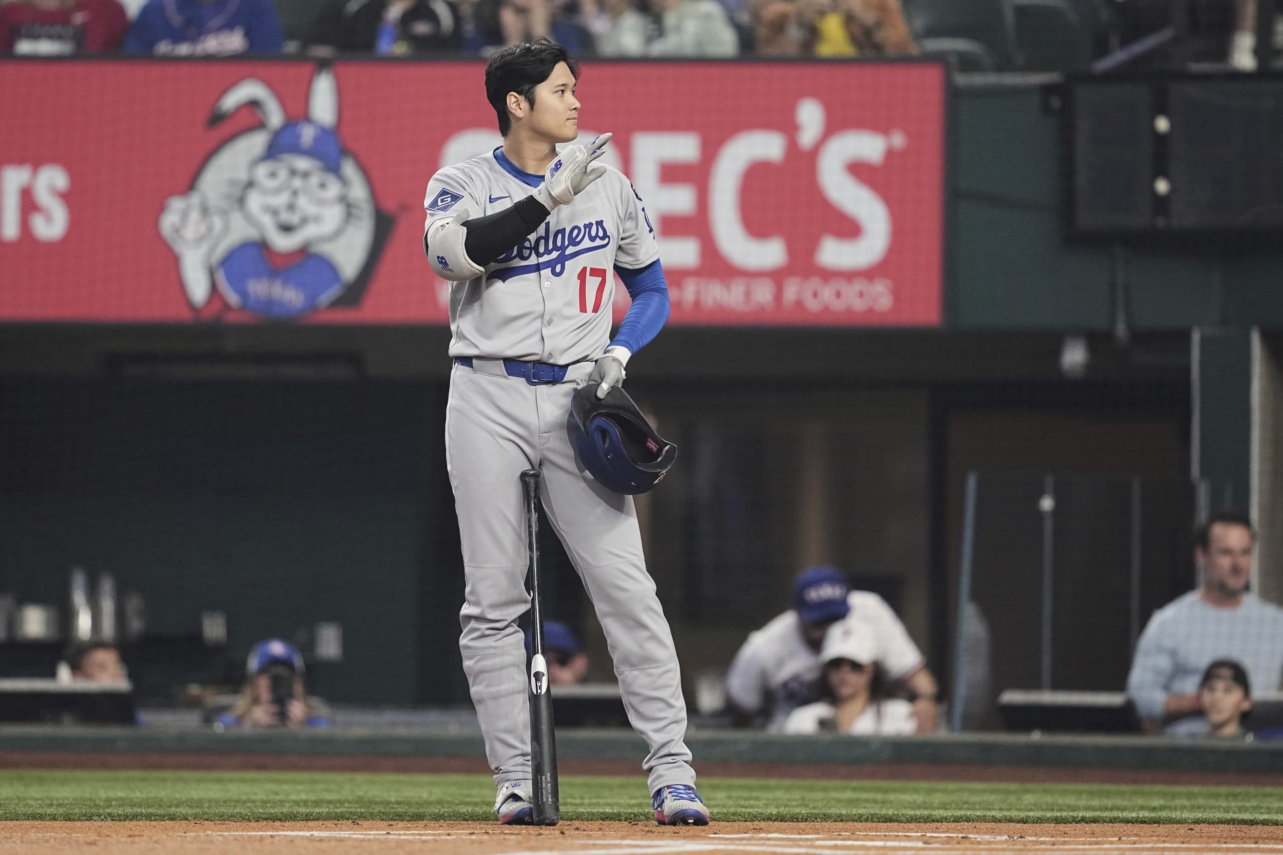 Shohei Ohtani returns to Dodgers’ lineup after birth of daughter in Southern California
