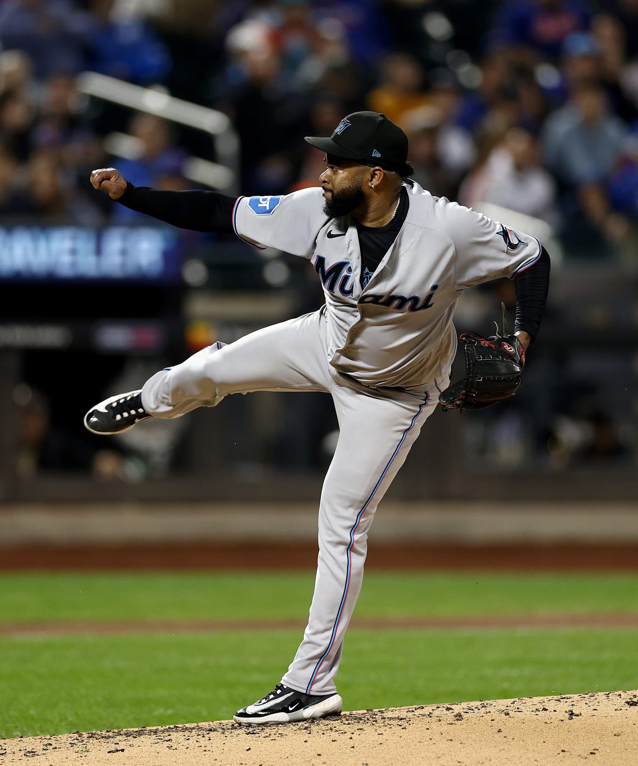 Dominican Republic RHP Johnny Cueto Signs Minor League Deal