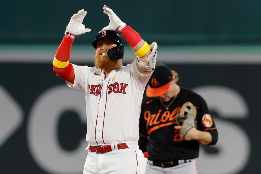 Justin Turner and Toronto Blue Jays agree to $13 million, 1-year contract