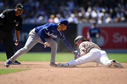 Freeman, Betts key big inning as Dodgers beat the Padres 4-2 to take 2 of 3 in the series