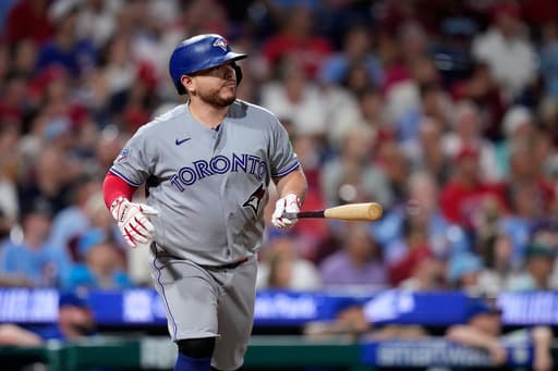 Tyler Rogers escapes 2 bases-loaded jams in the 9th to seal the Blue Jays’ 5-4 win over the Phillies