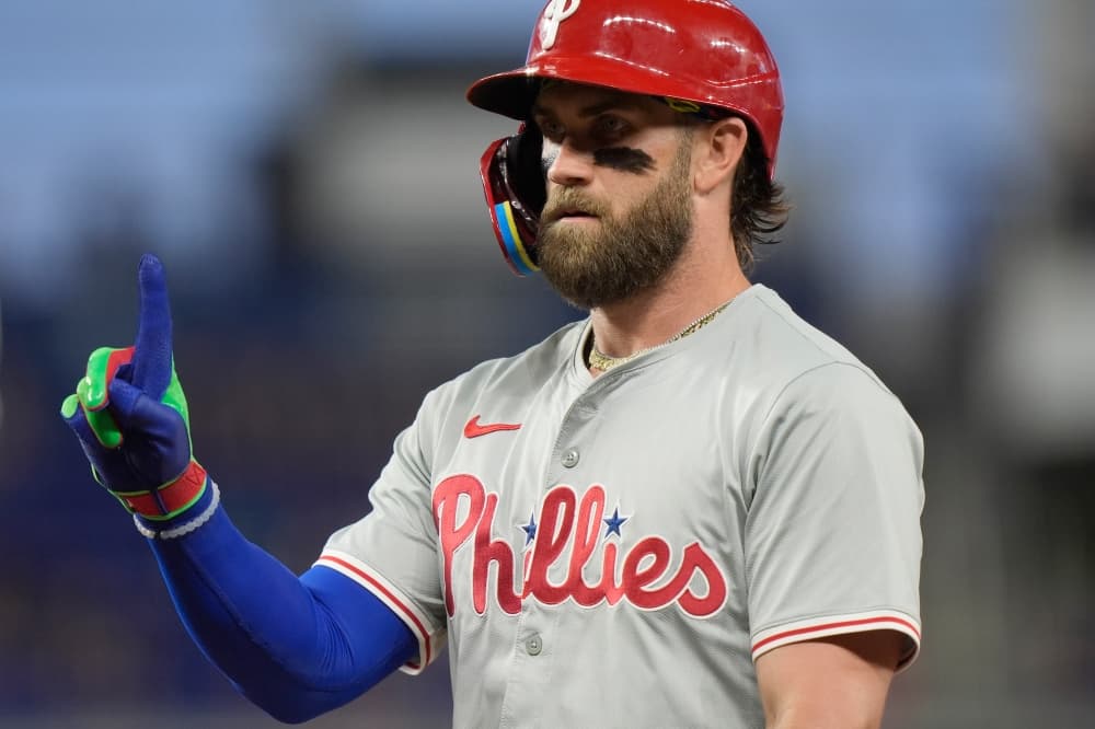 Harper returns to the Phillies’ lineup after missing one game with a migraine