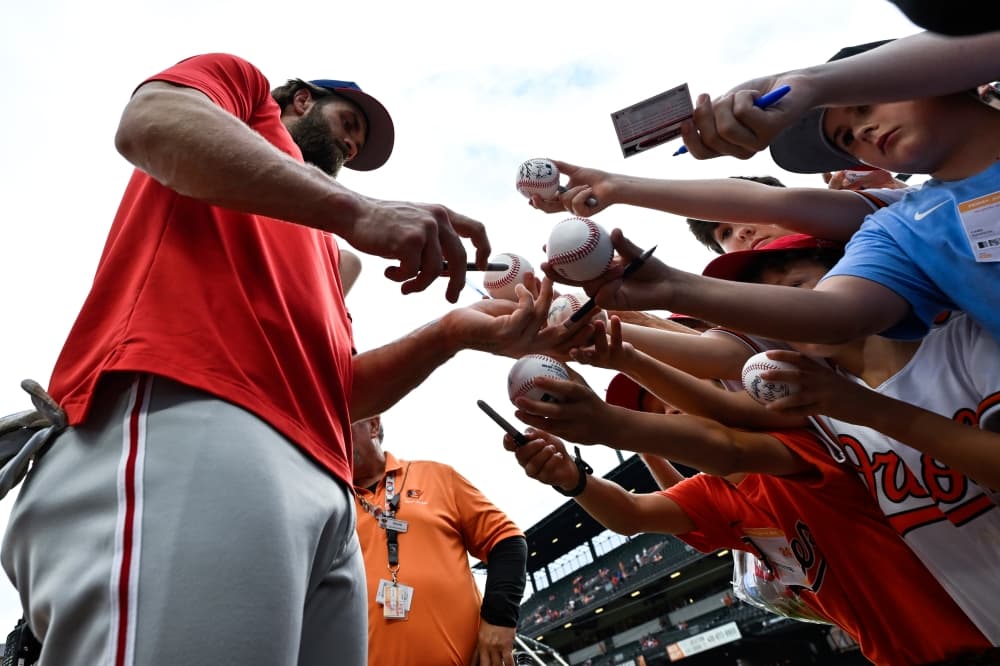 Phillies fans show up in force for extra-inning win at Baltimore. ‘It was like a playoff game.’