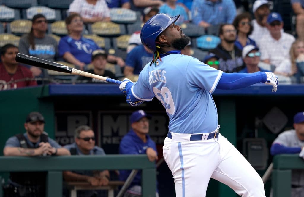 NPB: OF Franmil Reyes Signs With Hokkaido Nippon-Ham Fighters