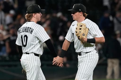 Meidroth hits 1st grand slam, Sandlin retires 18 straight in MLB debut as White Sox beat Twins 15-2