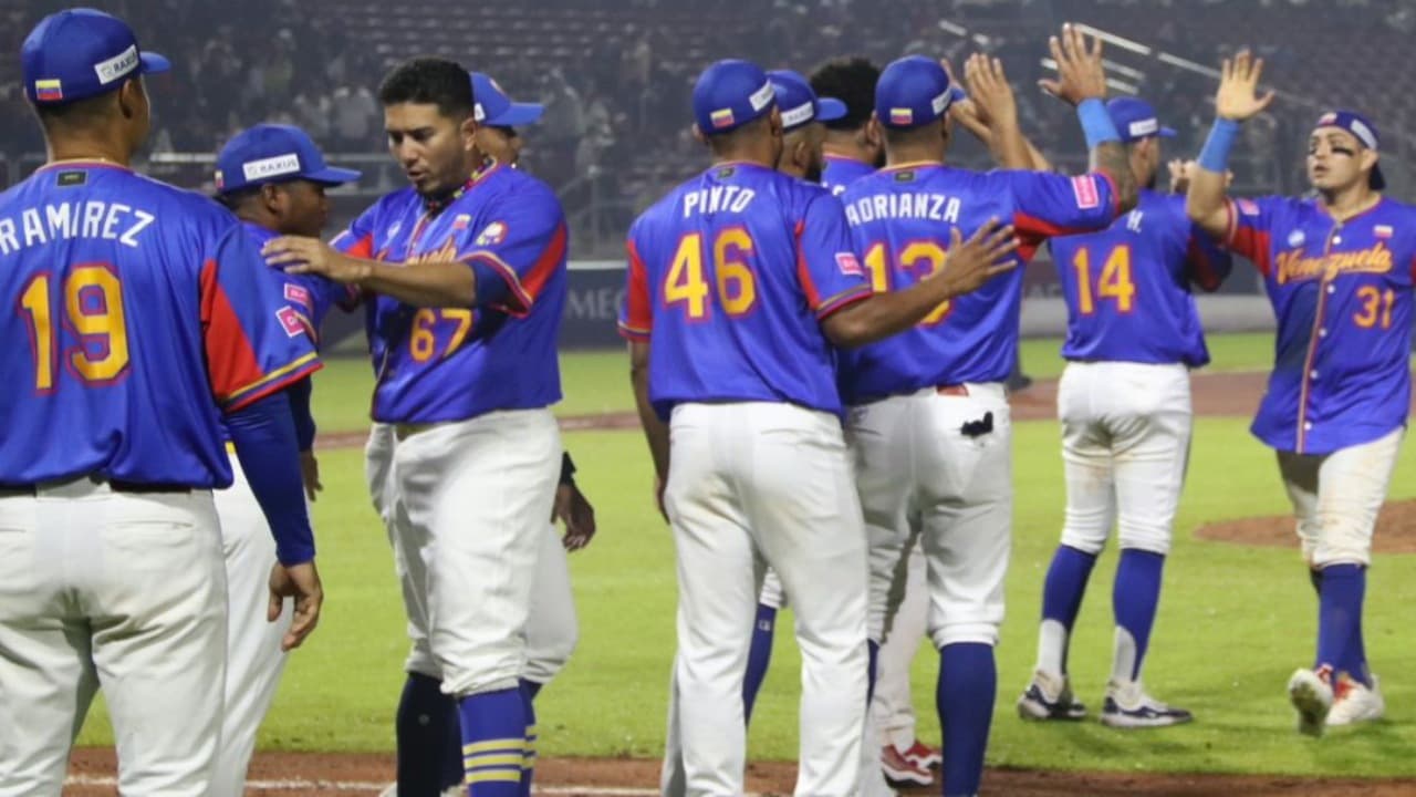 Oddanier Mosqueda Has Dominant Start in Premier12