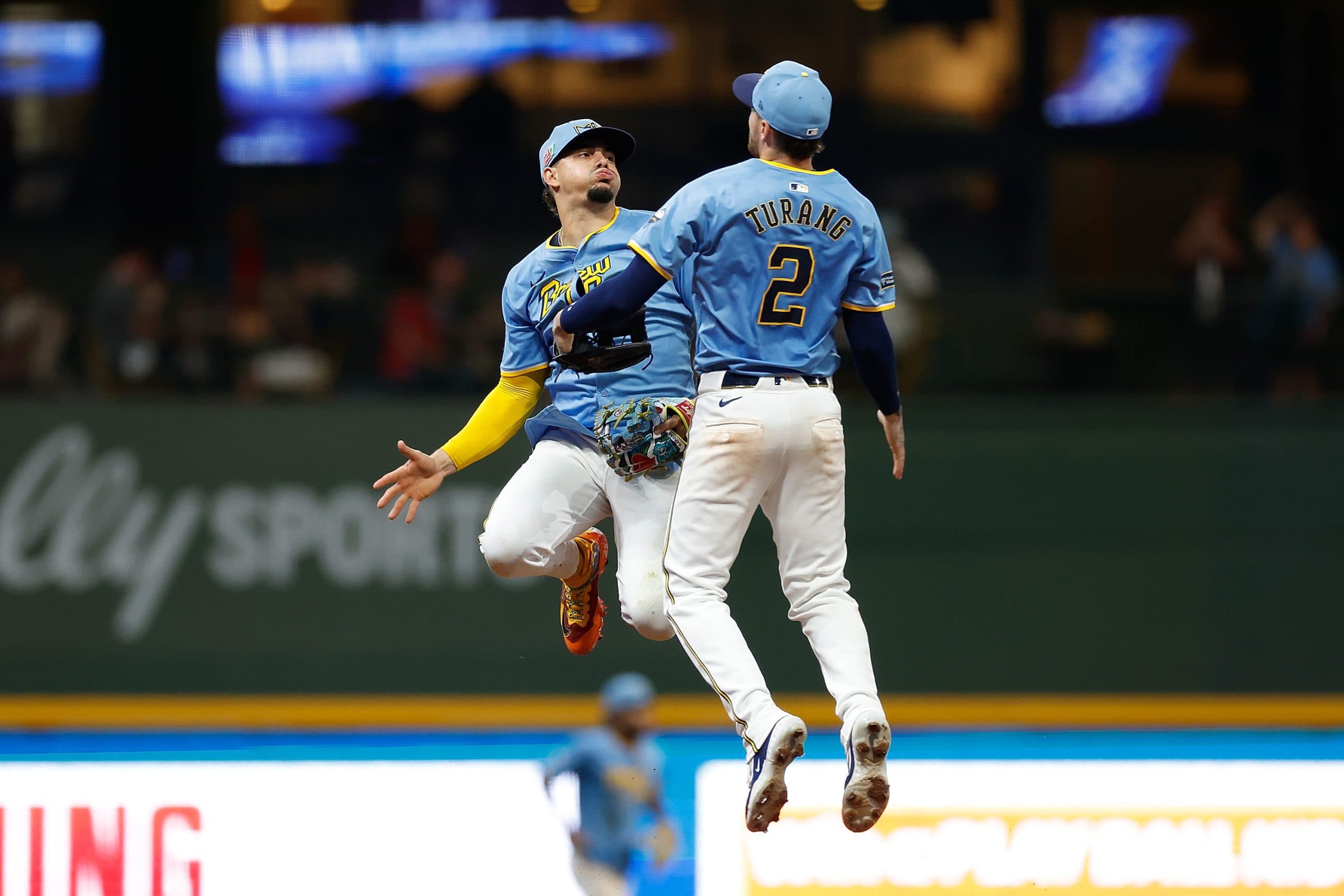 Brewers Snap Guardians Win Streak: MLB Recap