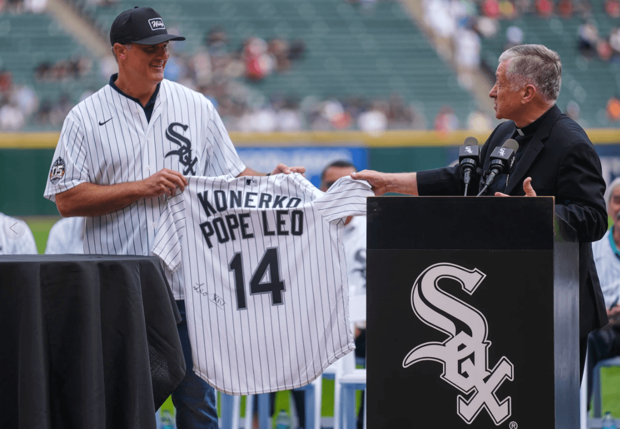 From one 14 to another, White Sox great Konerko gets gift from Pope Leo XIV in honor of 2005 title