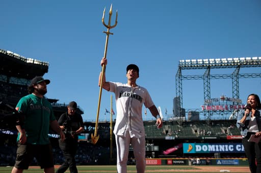 Canzone’s walk-off single in 11th completes Mariners’ sweep of White Sox
