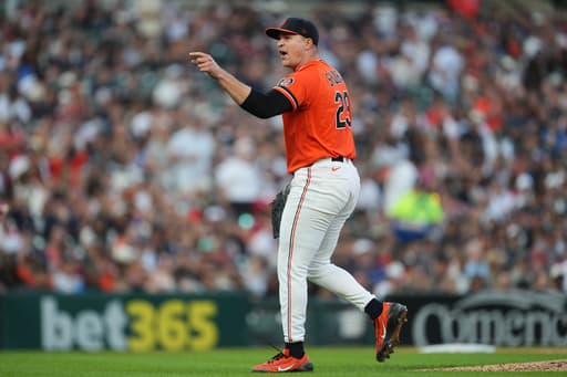 Skubal fans 8, Vierling and Carpenter homer as the Tigers beat the White Sox 4-3