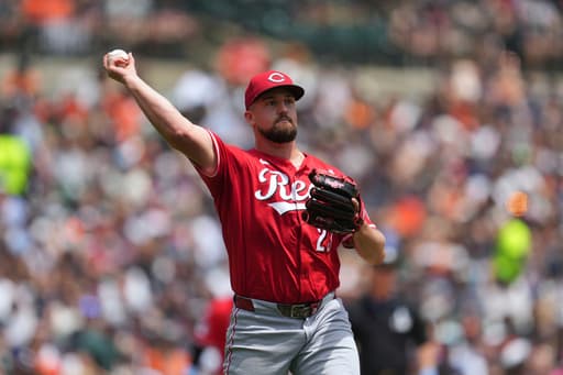 Reds place RHP Graham Ashcraft on 15-day IL, recall RHP Luis Mey