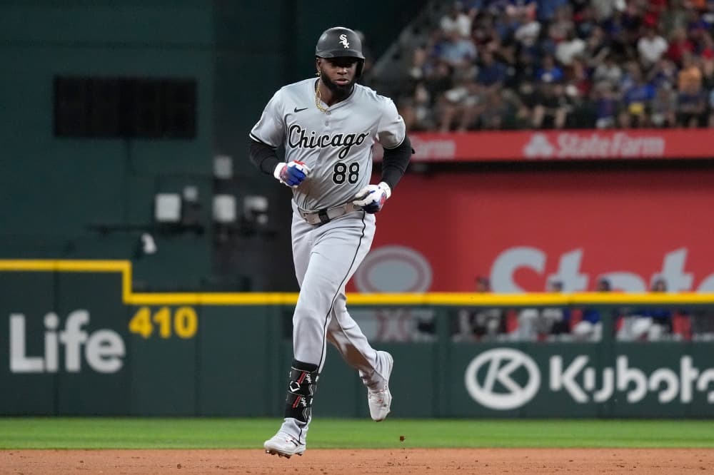 White Sox fall 50 games under .500 and are on pace to match most losses in modern era