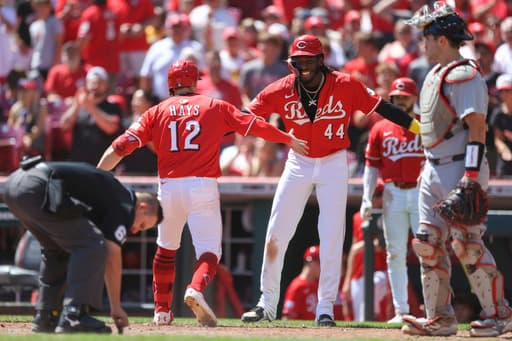 Hays hits tiebreaking homer and Reds deck Cards to stop 5-game slide