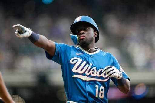 Garrett Mitchell’s walk-off single in 10th lifts Brewers to 2-1 win over Marlins