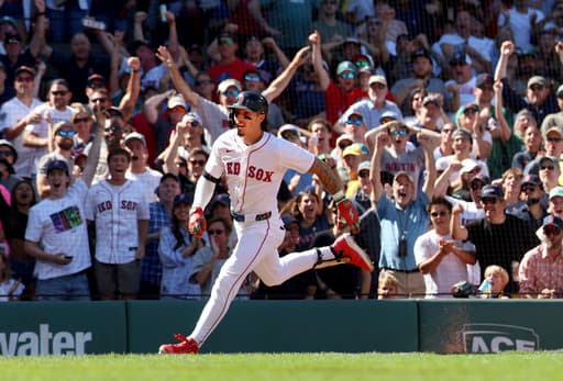 Jarren Duran hits inside-the-park homer for Red Sox against Pirates at Fenway Park