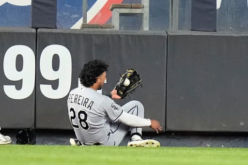 White Sox OF Pereira placed on 7-day concussion injured list after crashing into fence