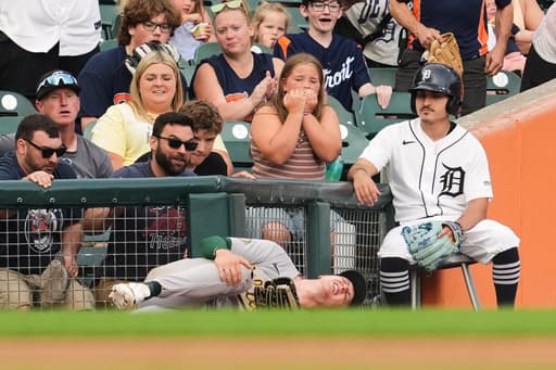 Athletics’ Zack Gelof to have MRI after injuring knee during collision with left field fence