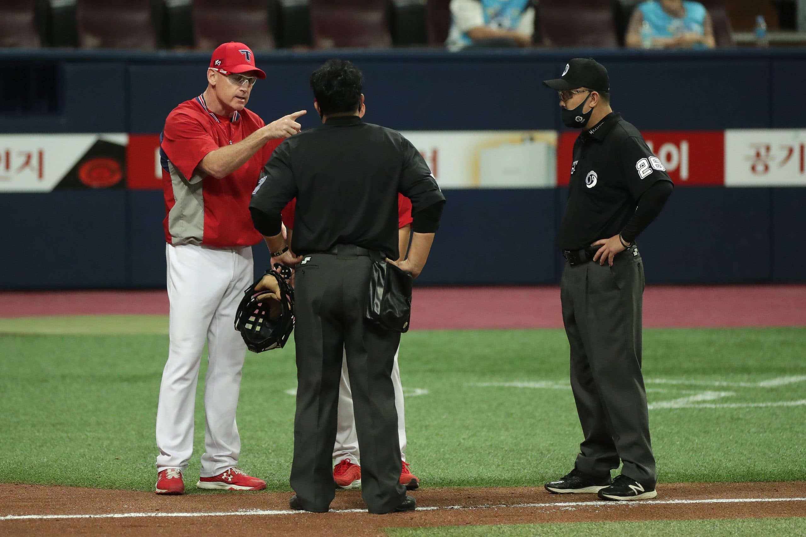 Korea Baseball Organization Umpires Caught Covering Up Missed Call