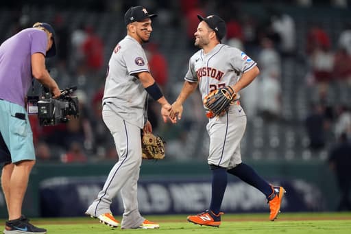 Astros take advantage of Angels meltdown to score 4 runs in 9th inning for 6-4 win