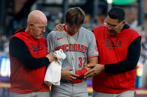Reds rookie Tyler Callihan breaks forearm trying for catch on inside-the-park home run