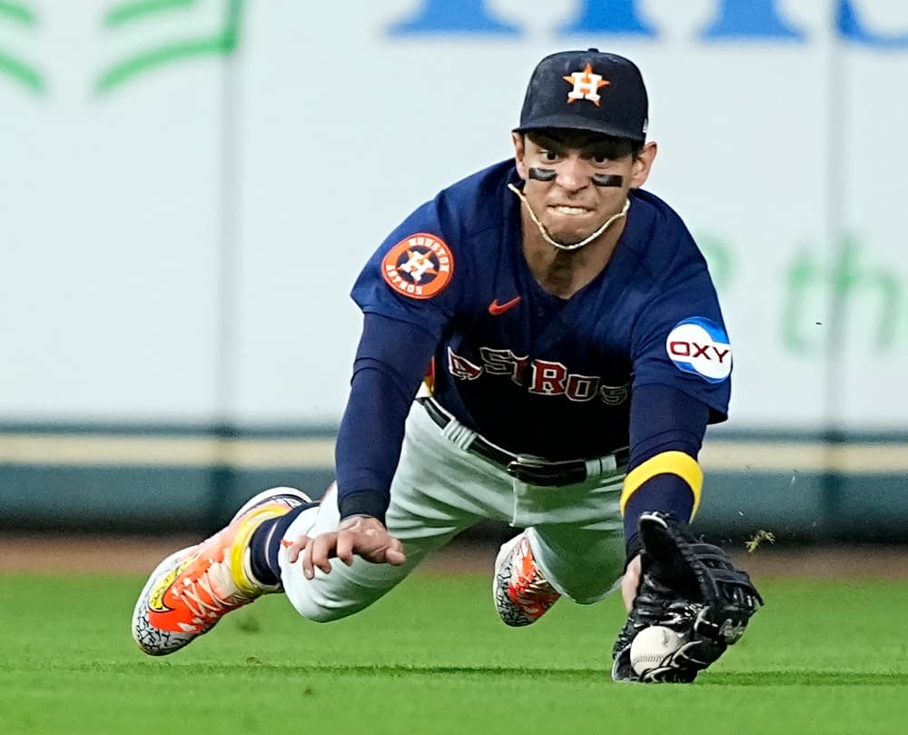 Astros utilityman Mauricio Dubón and Mets reliever Phil Bickford go to salary arbitration