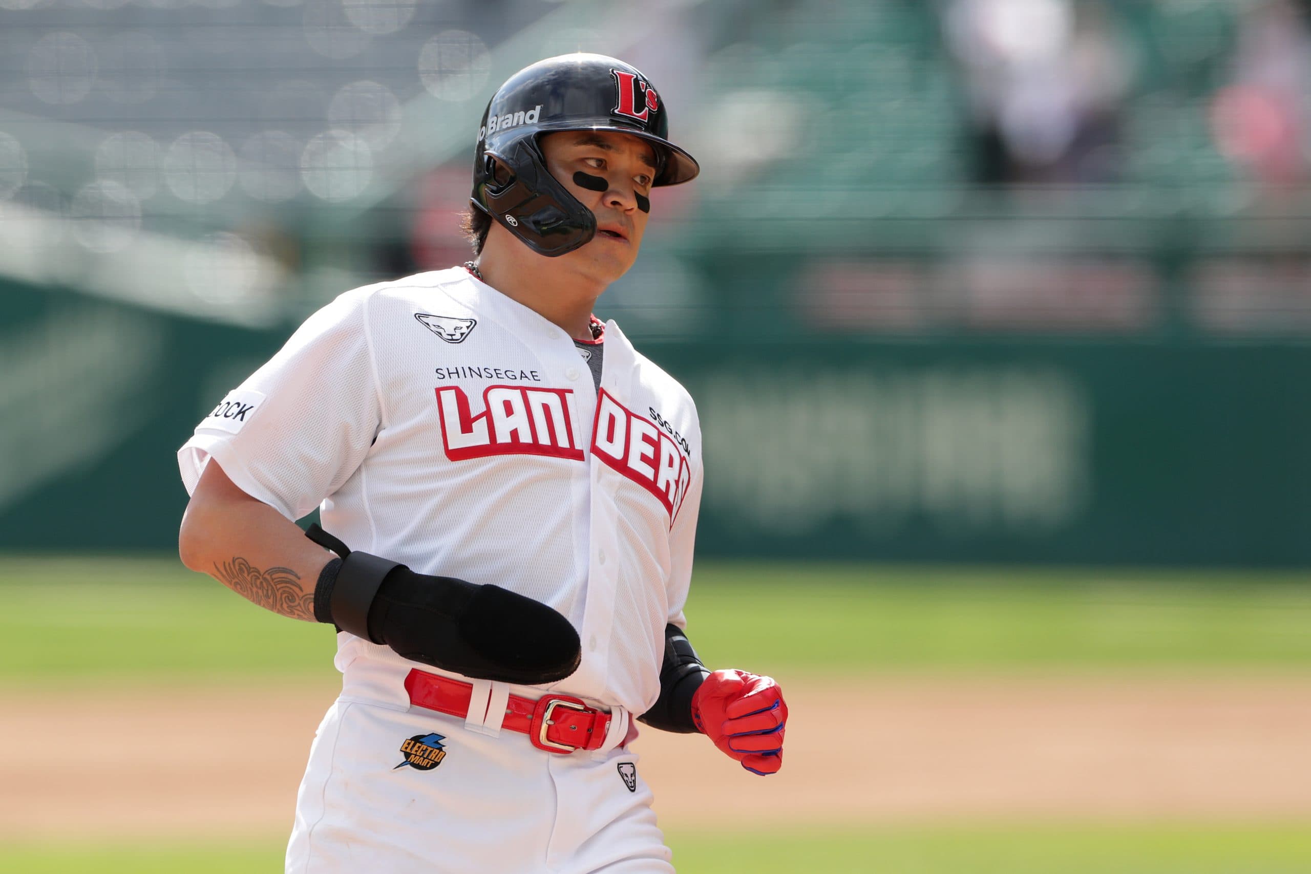 Former MLB All-Star Shin-Soo Choo records 2,000th Hit
