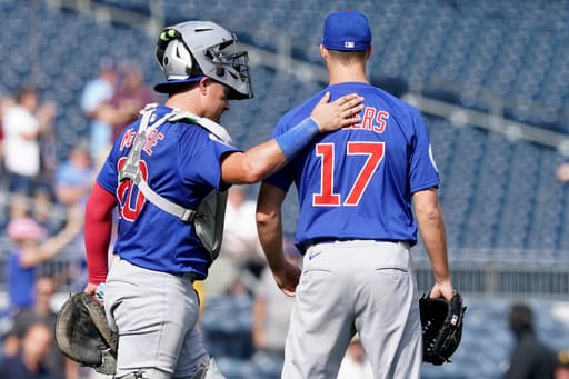 Cubs clinch playoff spot with win over Pirates