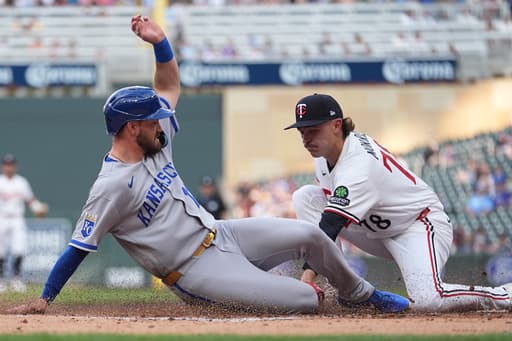Josh Rojas has go-ahead, 2-run single as pinch hitter in Royals debut as Kansas City tops Twins 8-6