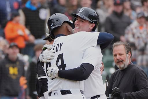 Carpenter and Torkelson homer as Tigers beat White Sox 7-2 and drop Chicago to 2-6