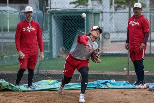 Kelsie Whitmore is top pick, Mo’ne Davis selected 10th in 1st Women’s Pro Baseball League draft
