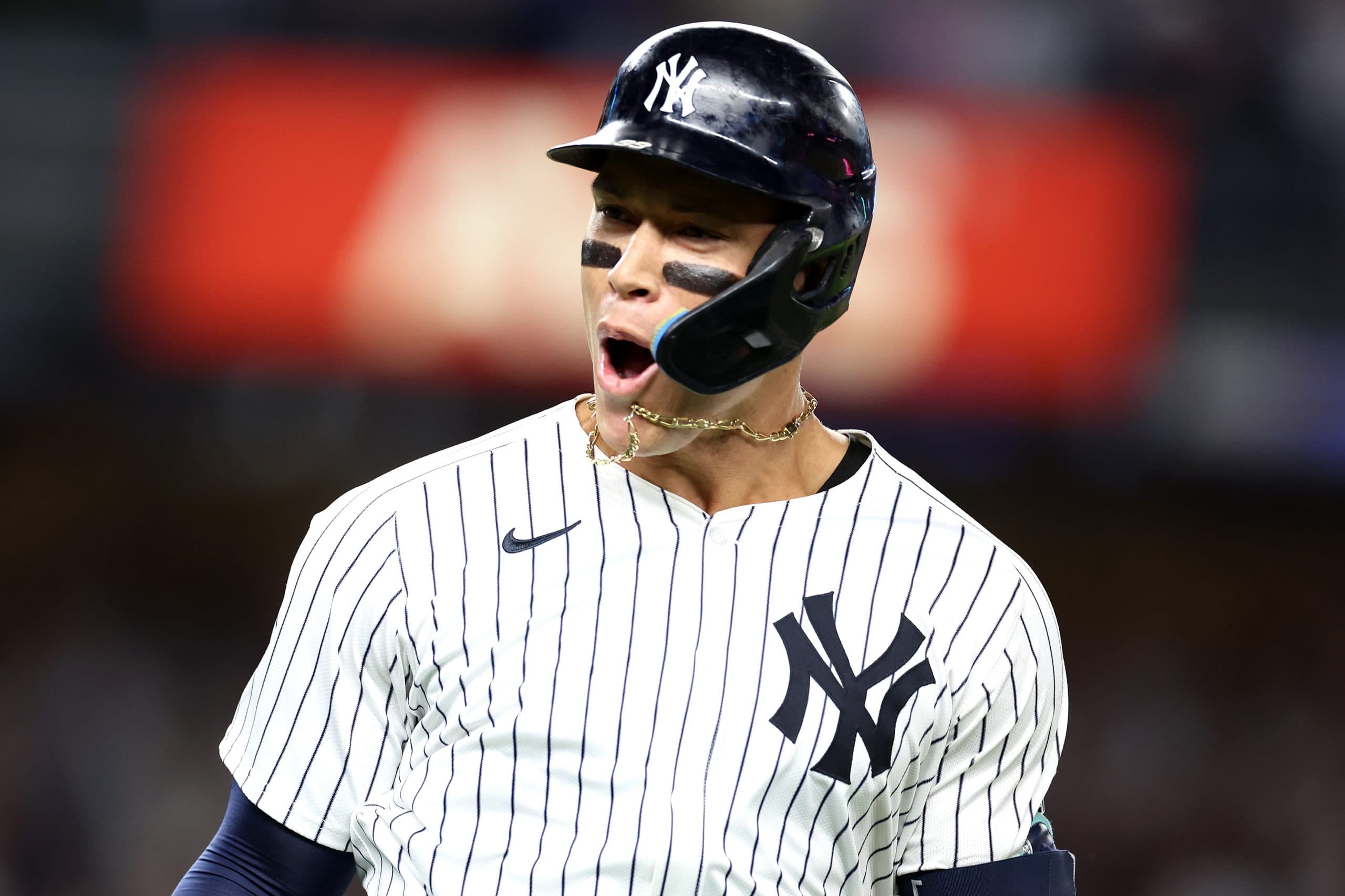 All Aboard! Mets and Yankees Only 2 Stops Away From First Subway Series in 24 Years