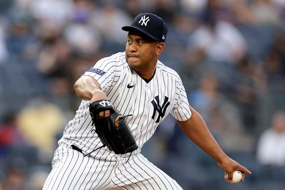 Wandy Peralta finalizes a $16.5 million, 4-year deal with the Padres
