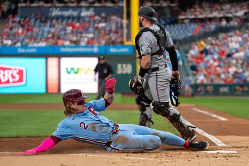 Lukes homers, drives in 3 as the Blue Jays stay atop AL East with 4-2 win over the Rays