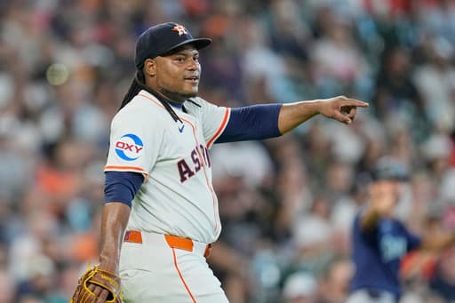 Astros capitalize on Mariners’ early errors and hold on for 2-1 win