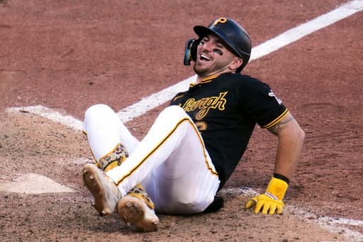Spencer Horwitz hit by pitch with the bases loaded to lift the Pirates past the Marlins, 3-2