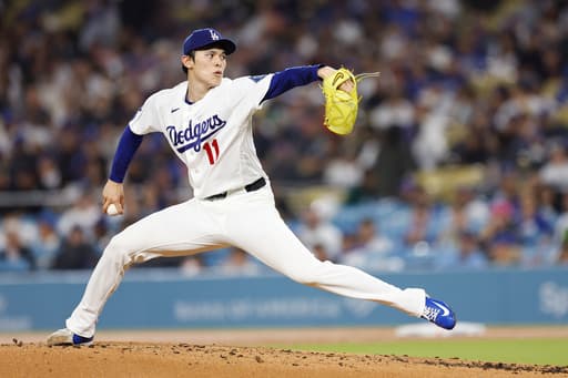 A nervous Roki Sasaki steadies himself in Dodgers season debut after a shaky spring
